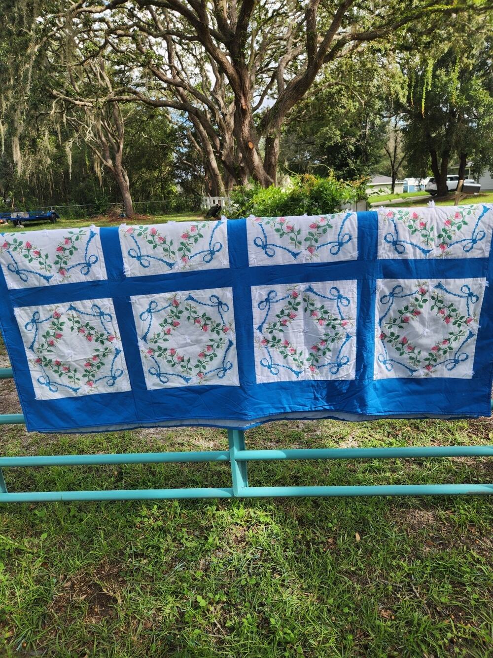 Vintage Hand Embroidered Rose Wreath Quilt Blue White Full 72x84